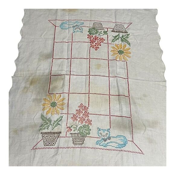 Vintage Floral Kitty Cat Embroidered Tablecloth STAINED for Restoration / Crafts - Picture 2 of 4